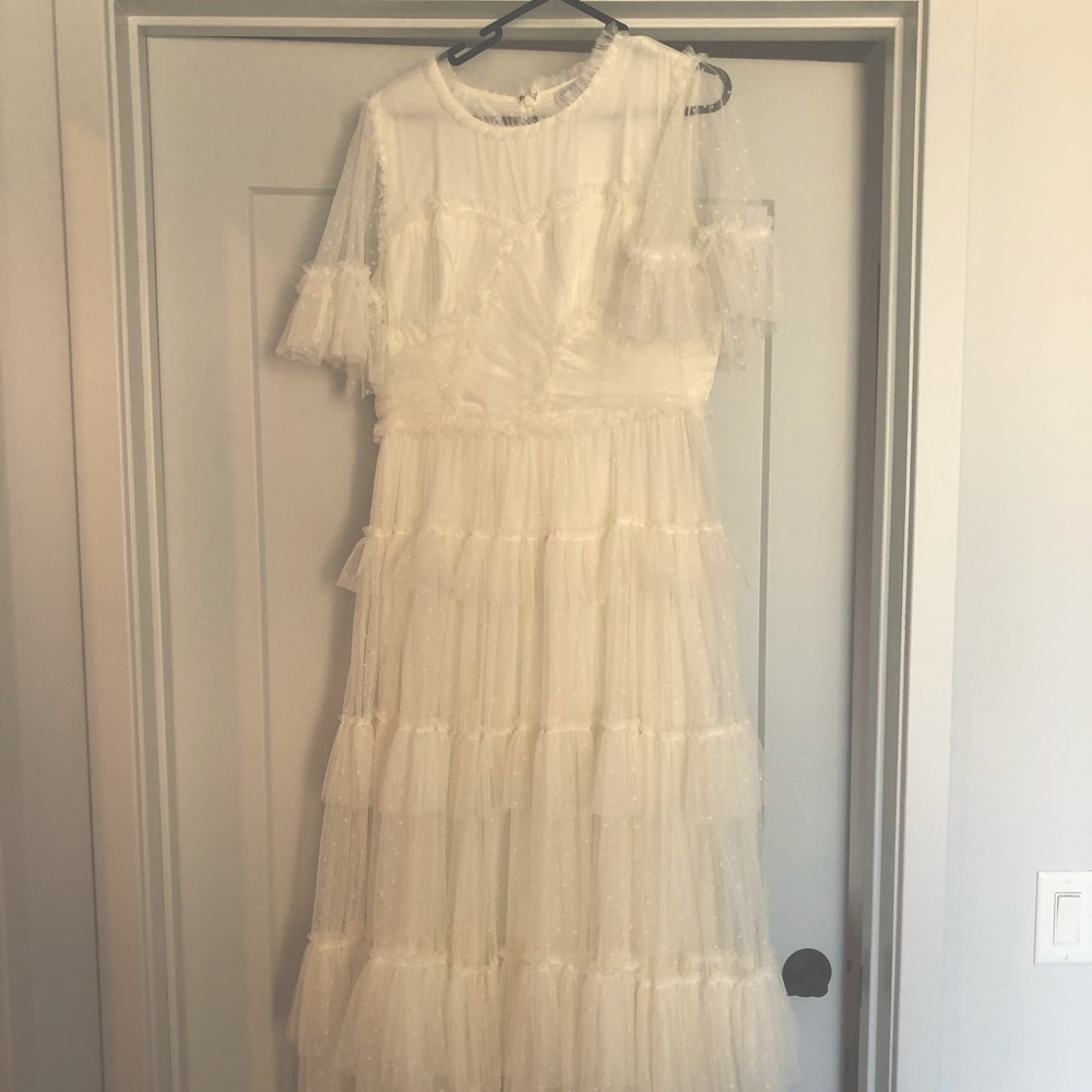 Ivy City. White/ivory tulle maxi dress. Back zip. Size XL